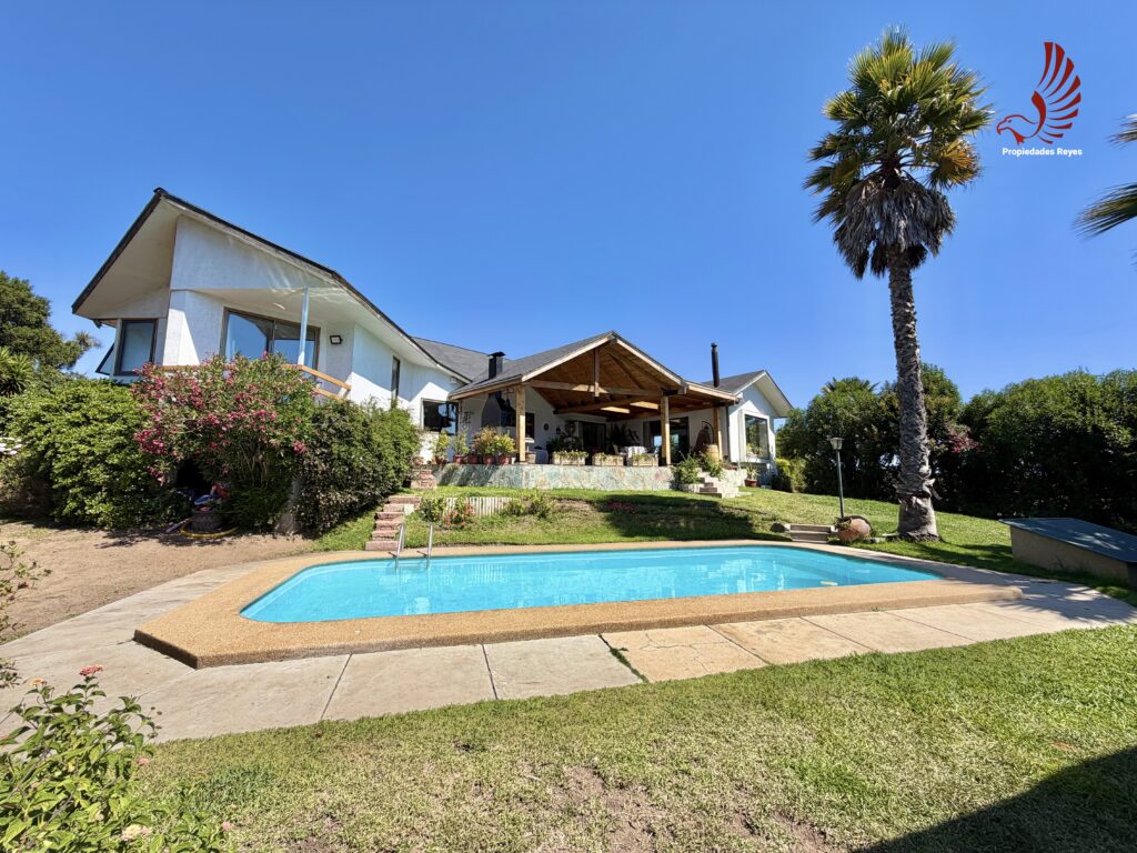 Se vende hermosa y amplia casa en sector El Retiro, Quilpué.