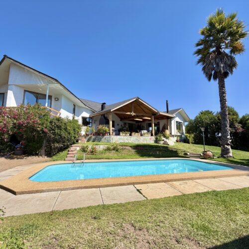Se vende hermosa y amplia casa en sector El Retiro, Quilpué.