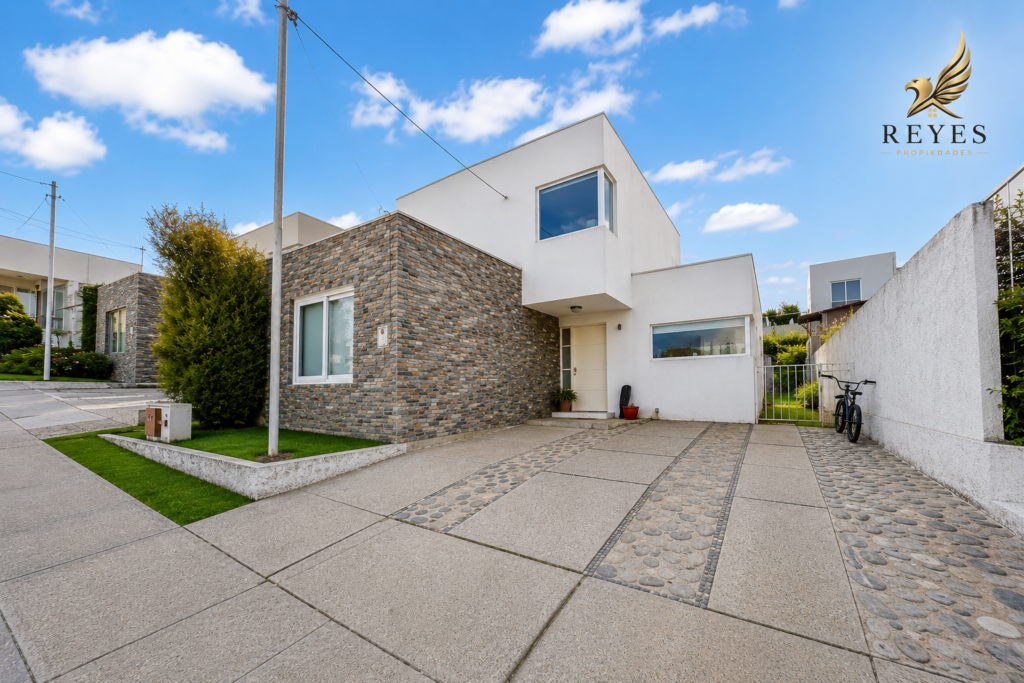 Se vende hermosa casa en el sector norte de Villa Alemana.