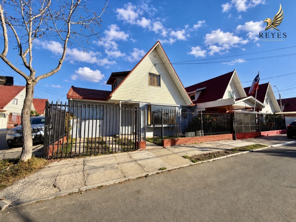 SE VENDE HERMOSA CASA EN LOS PINOS, QUILPUÉ