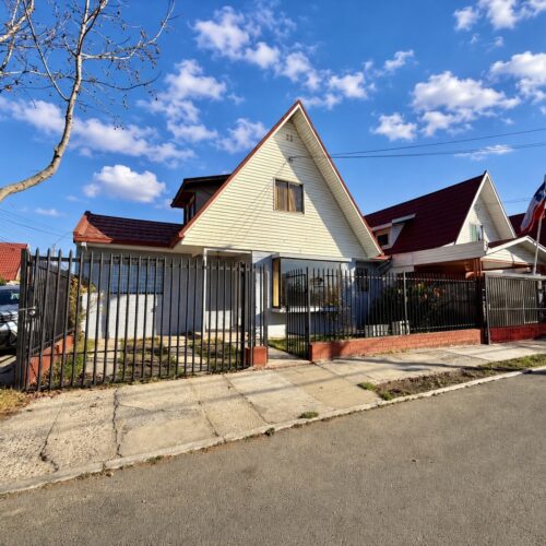 SE VENDE HERMOSA CASA EN LOS PINOS, QUILPUÉ