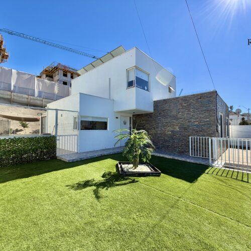 SE VENDE HERMOSA CASA EN VILLA ALEMANA