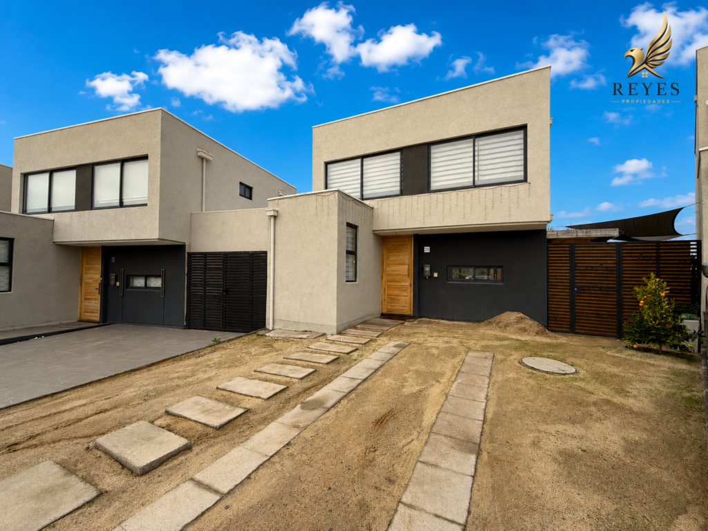 SE VENDE HERMOSA CASA EN TENIENTE SERRANO, QUILPUÉ