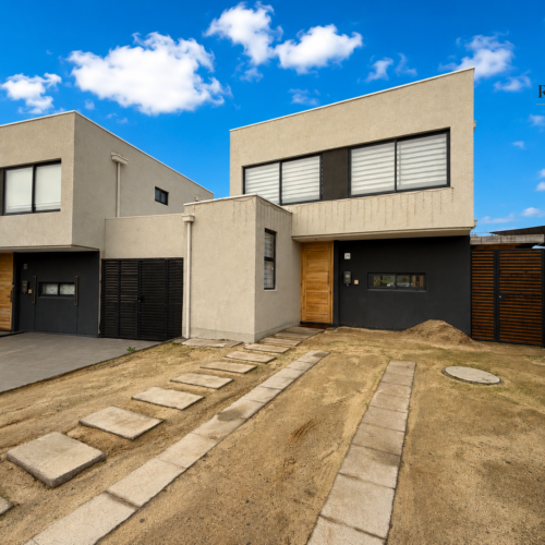 SE VENDE HERMOSA CASA EN TENIENTE SERRANO, QUILPUÉ