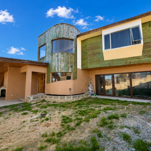 SE VENDE HERMOSA CASA EN LOMAS DEL SOL, QUILPUÉ